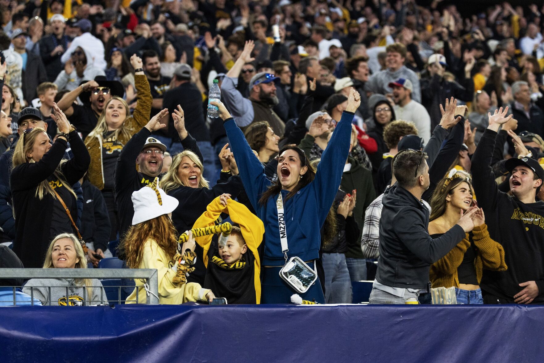 Mizzou defeats Iowa 27-24 to win the TransPerfect Music City bowl